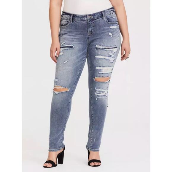 Torrid Boyfriend Jeans Plus Size 22 Distressed Destruction Ripped Casual Denim - Picture 1 of 13